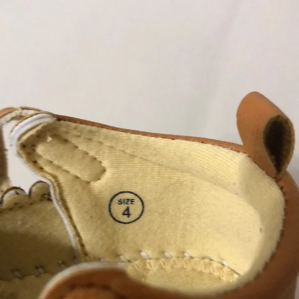 Lucky Brand Tan Velcro Bow Crib Dress Shoes size 4